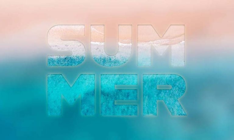 Typo Mockup: großes Wort „Summer" vor unscharfem Sonnenuntergang