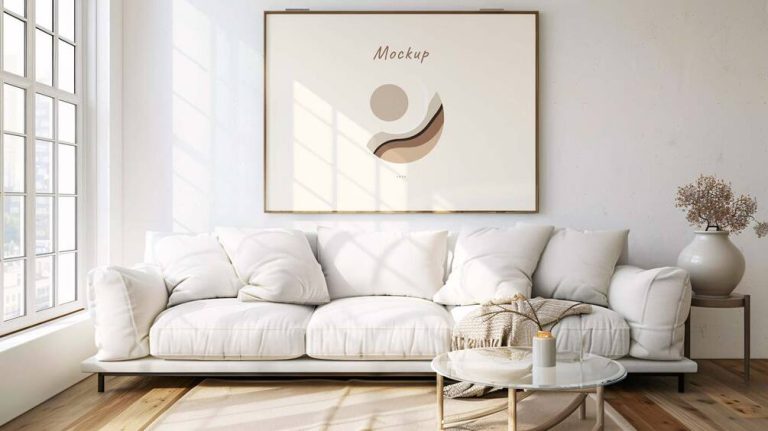 Bilderrahmen Mockup über weißem Sofa in hellem, minimalistischem Wohnzimmer